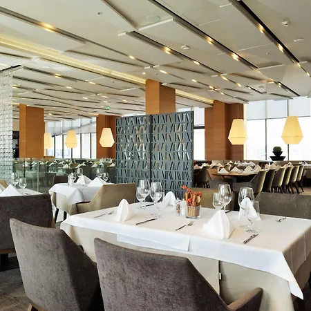 Hotel Radisson Blu Plaza 4*