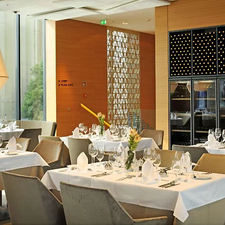 Hotel Radisson Blu Plaza 4*