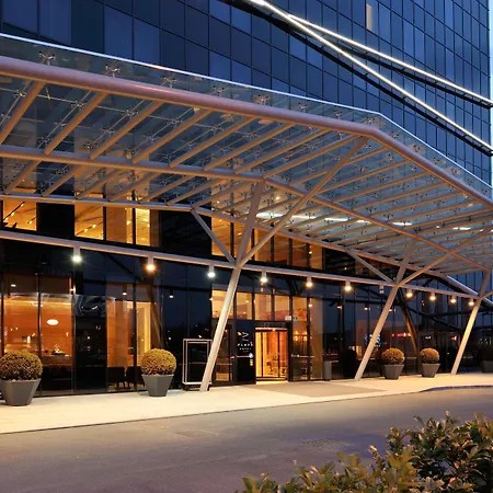 Radisson Blu Plaza Hotel 4*