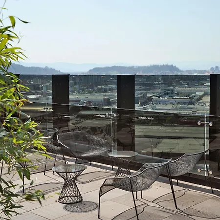 Radisson Blu Plaza מלון