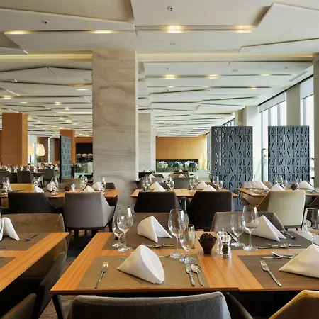 Radisson Blu Plaza 4*