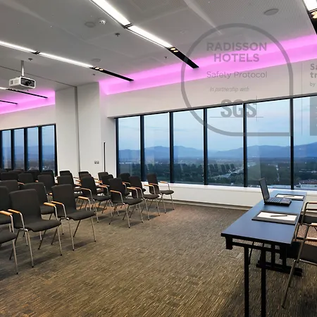 מלון Radisson Blu Plaza לובליאנה