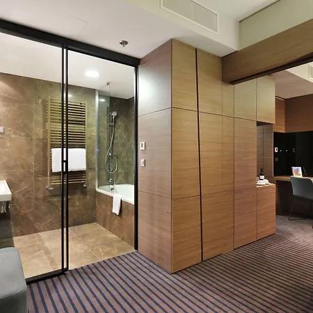 Radisson Blu Plaza 4* Liubliana
