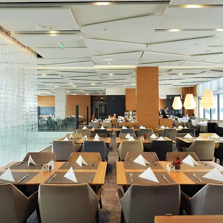 מלון Radisson Blu Plaza לובליאנה