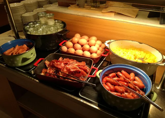 Radisson Blu Plaza Hotel 4*