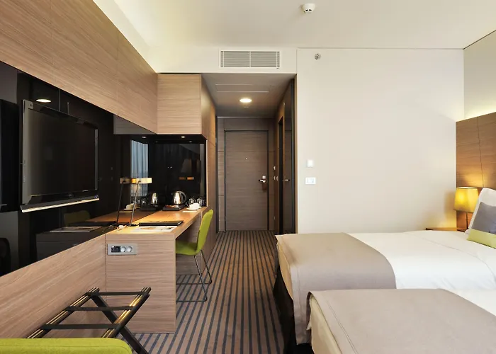 Radisson Blu Plaza Hotel 4*